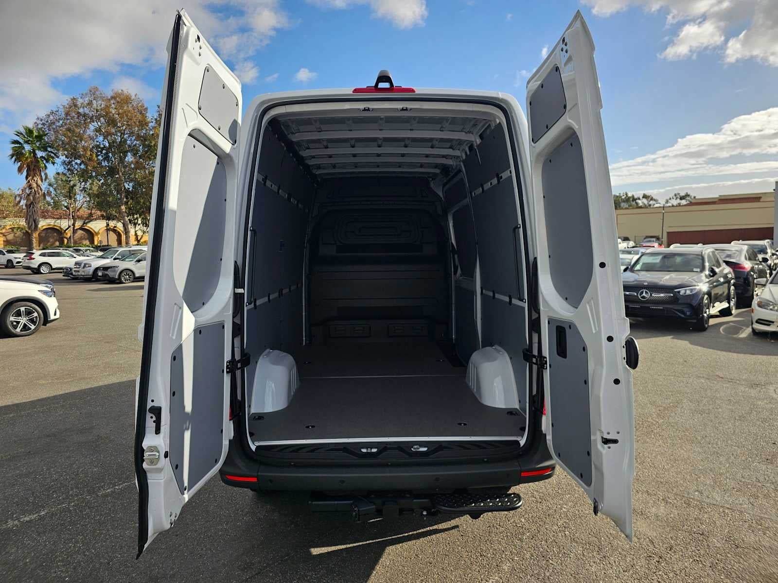 2026 Mercedes-Benz Sprinter Cargo 2500 Standard Roof I4 Diesel 144 RWD
