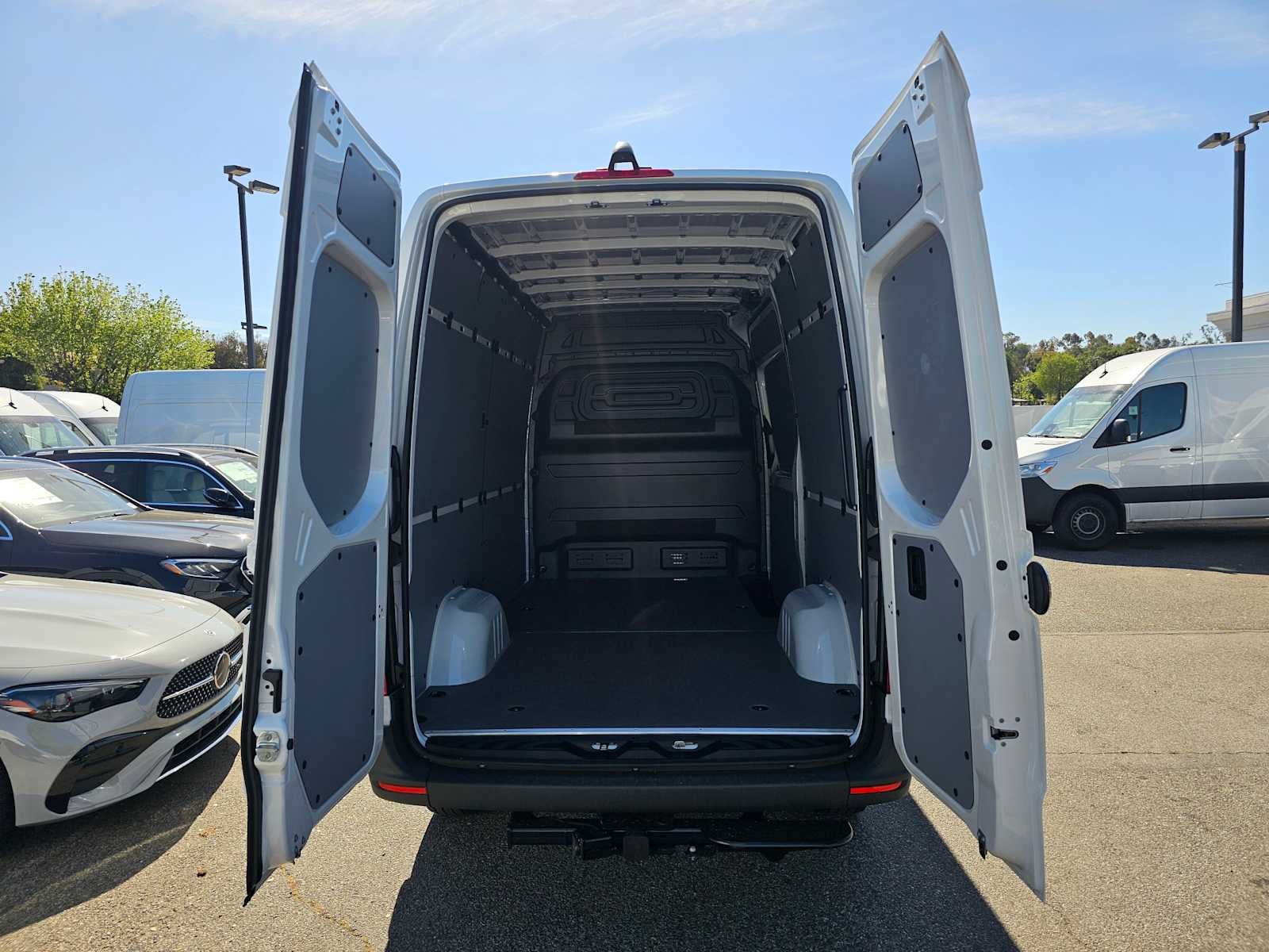 2026 Mercedes-Benz Sprinter 2500 Standard Roof I4 Diesel 144 RWD