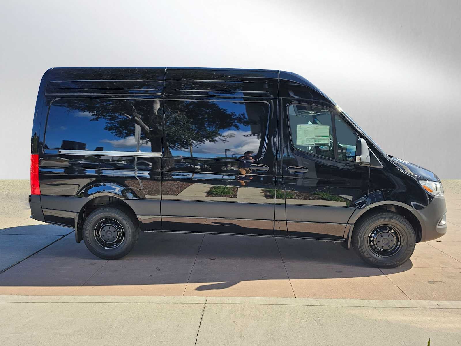 2026 Mercedes-Benz Sprinter 2500 Standard Roof I4 Diesel 144 RWD