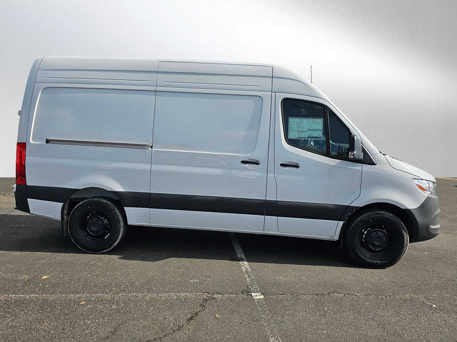 2025 Mercedes-Benz Sprinter Cargo Van 2500 Standard Roof I4 Diesel 144" RWD