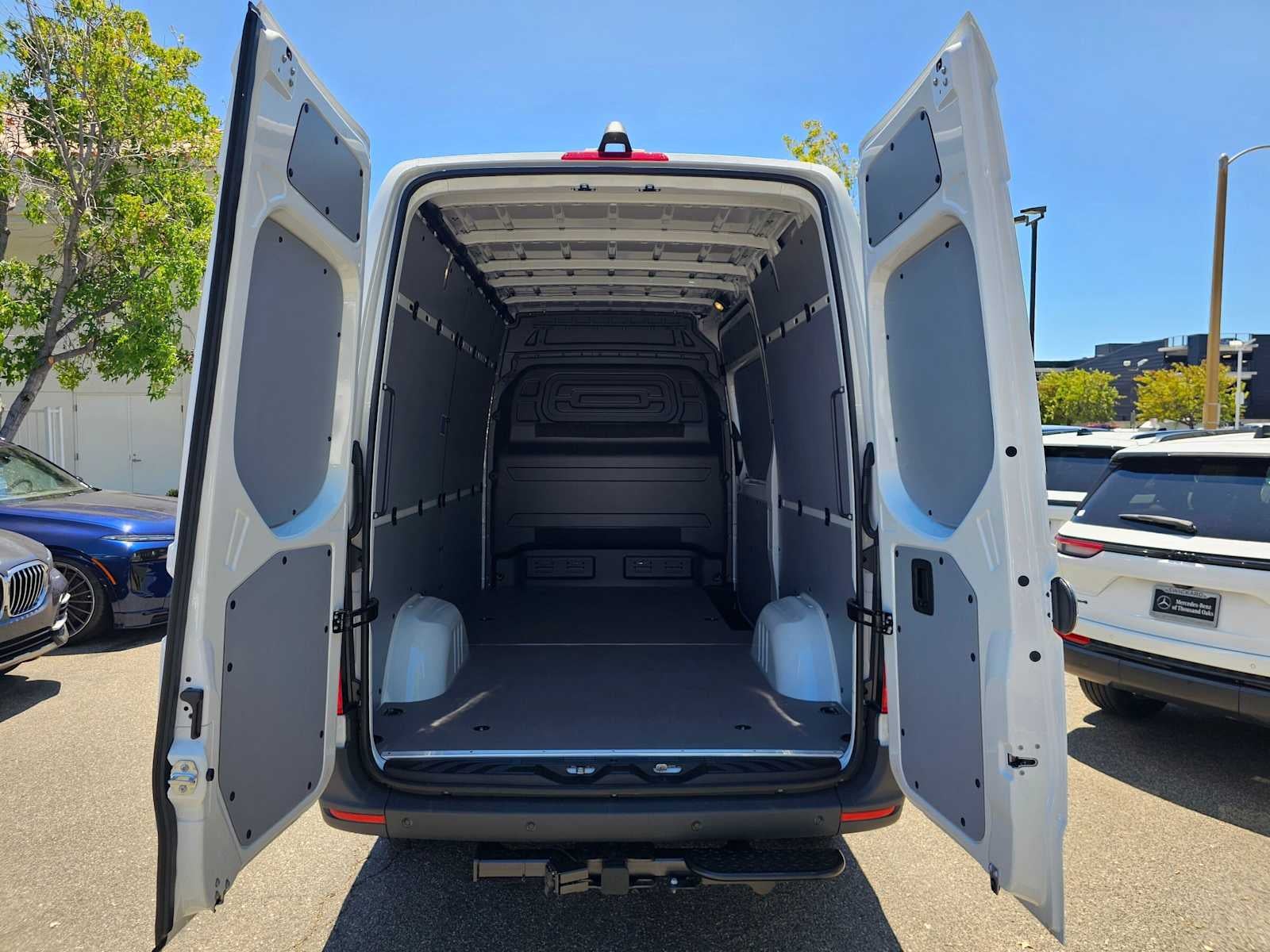 2026 Mercedes-Benz Sprinter 2500 Standard Roof I4 Diesel 144 RWD