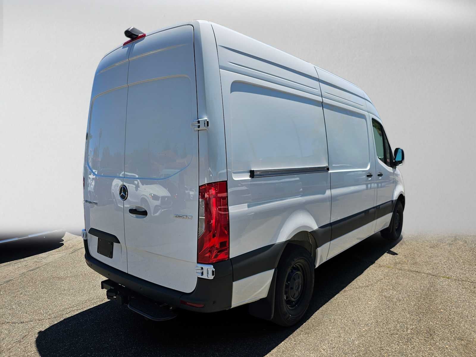 2026 Mercedes-Benz Sprinter 2500 Standard Roof I4 Diesel 144 RWD
