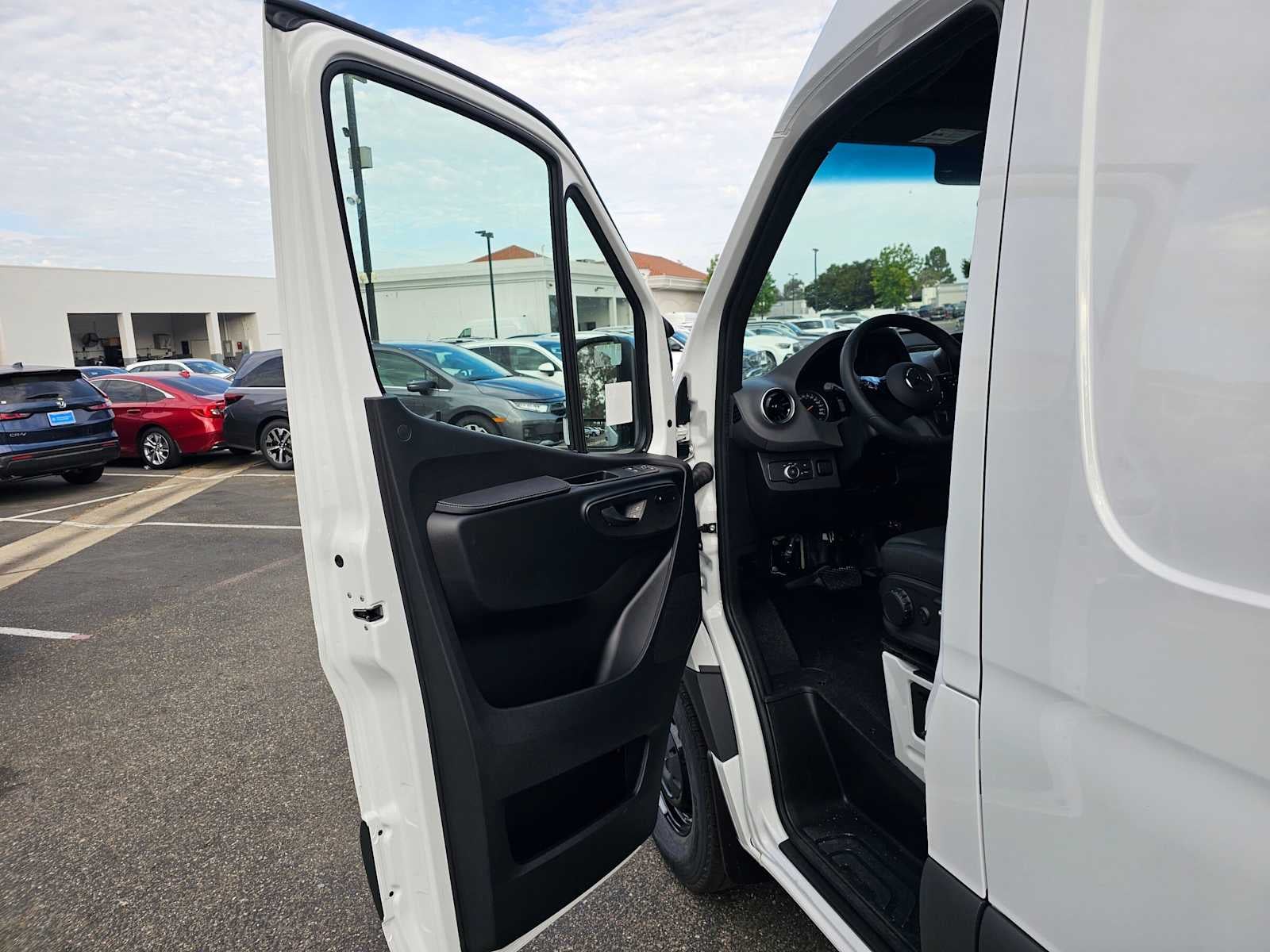 2026 Mercedes-Benz Sprinter Cargo 2500 Standard Roof I4 Diesel 144 RWD