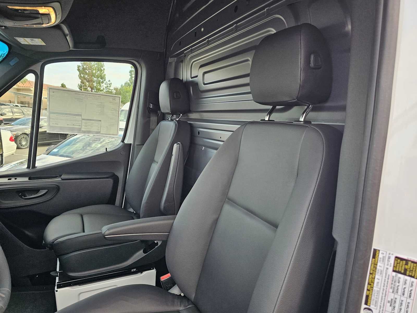 2026 Mercedes-Benz Sprinter Cargo 2500 Standard Roof I4 Diesel 144 RWD