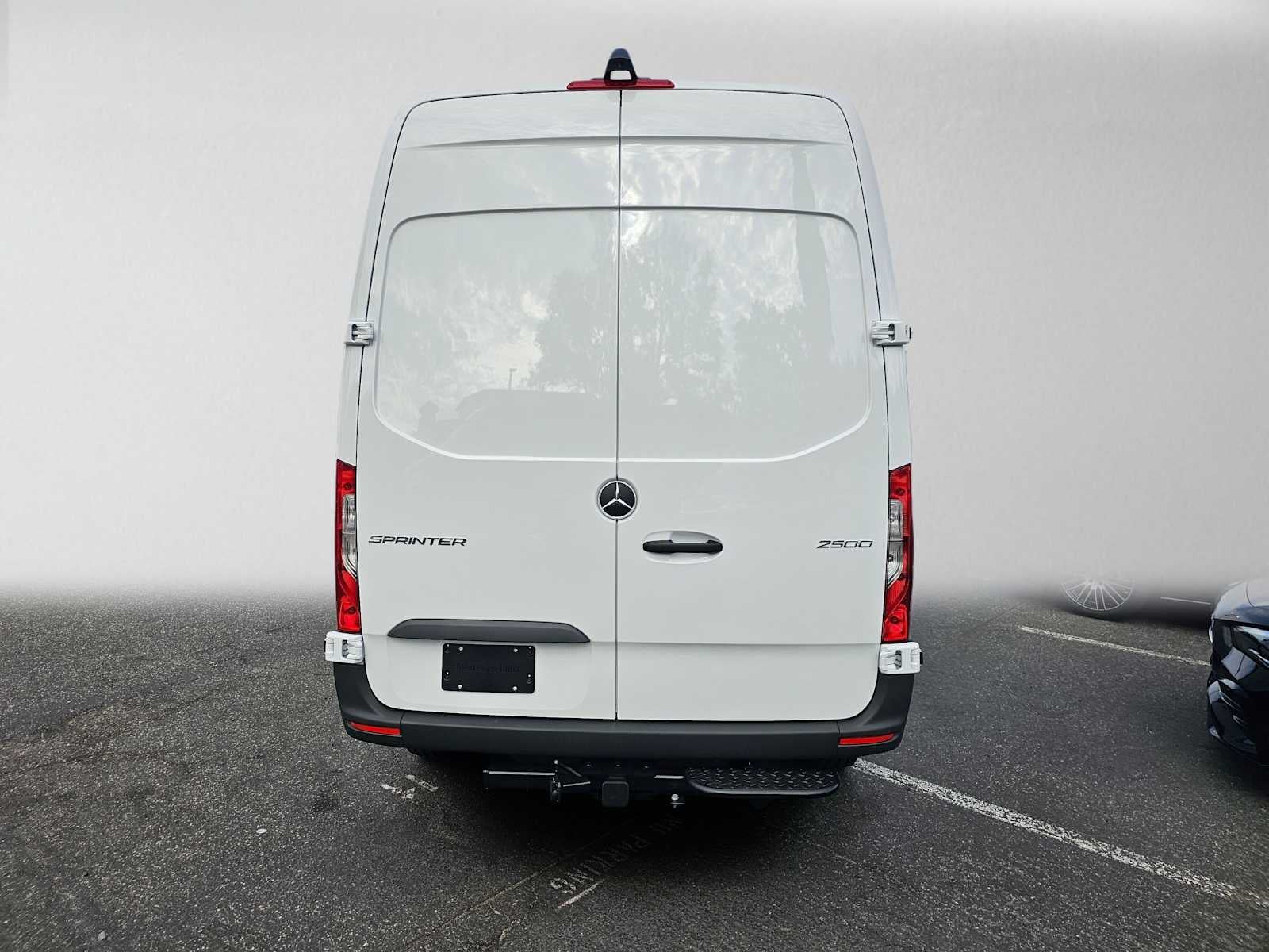 2026 Mercedes-Benz Sprinter Cargo 2500 Standard Roof I4 Diesel 144 RWD
