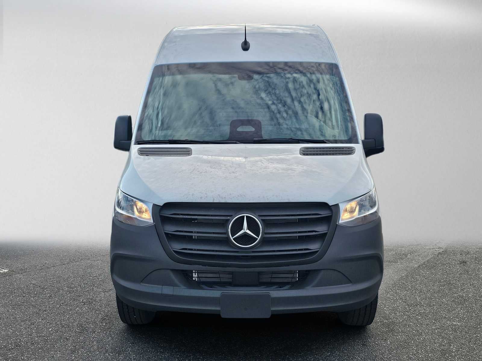 2026 Mercedes-Benz Sprinter Cargo 2500 Standard Roof I4 Diesel 144 RWD