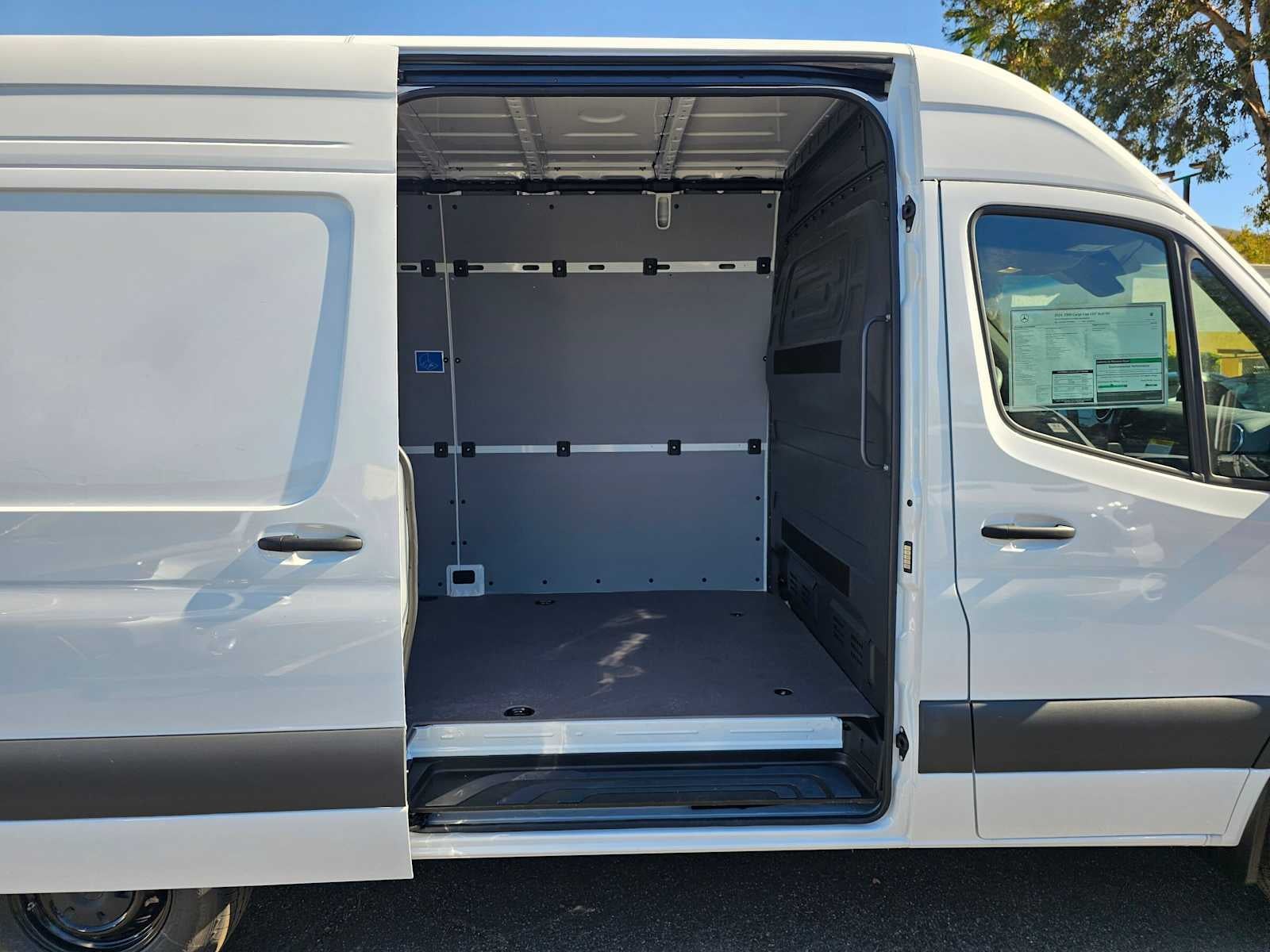 2026 Mercedes-Benz Sprinter Cargo 2500 Standard Roof I4 Diesel 144 RWD