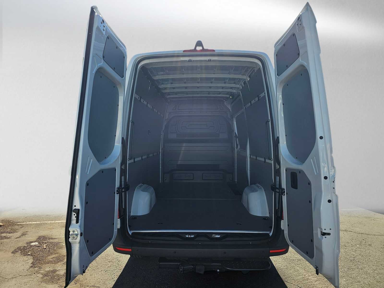 2026 Mercedes-Benz Sprinter Cargo 2500 Standard Roof I4 Diesel 144 RWD
