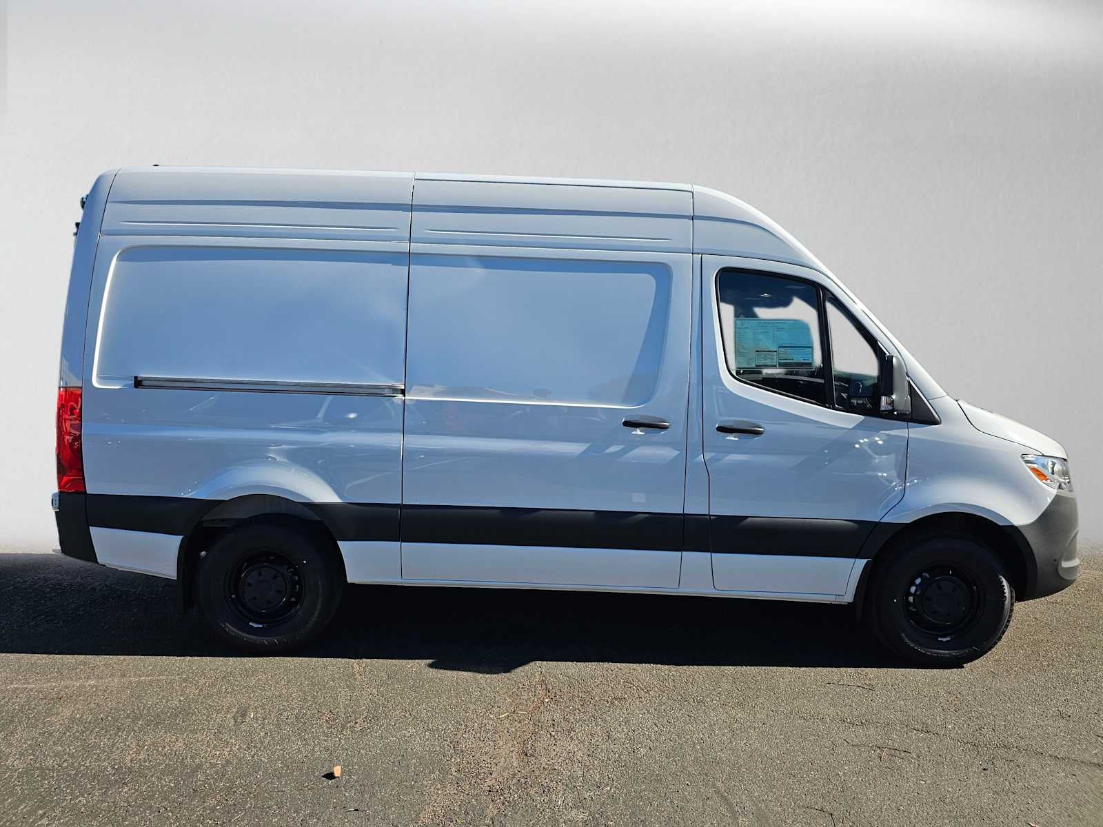 2026 Mercedes-Benz Sprinter Cargo 2500 Standard Roof I4 Diesel 144 RWD