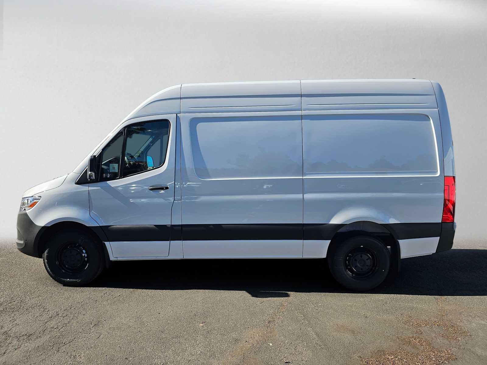 2026 Mercedes-Benz Sprinter Cargo 2500 Standard Roof I4 Diesel 144 RWD