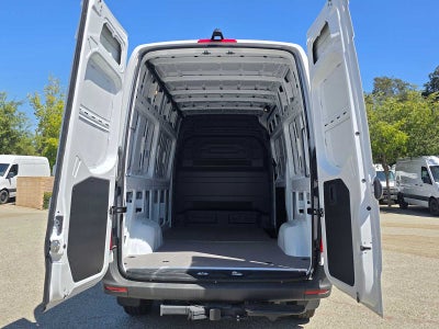 2025 Mercedes-Benz Sprinter Cargo Van 2500 Standard Roof I4 Diesel 144" RWD