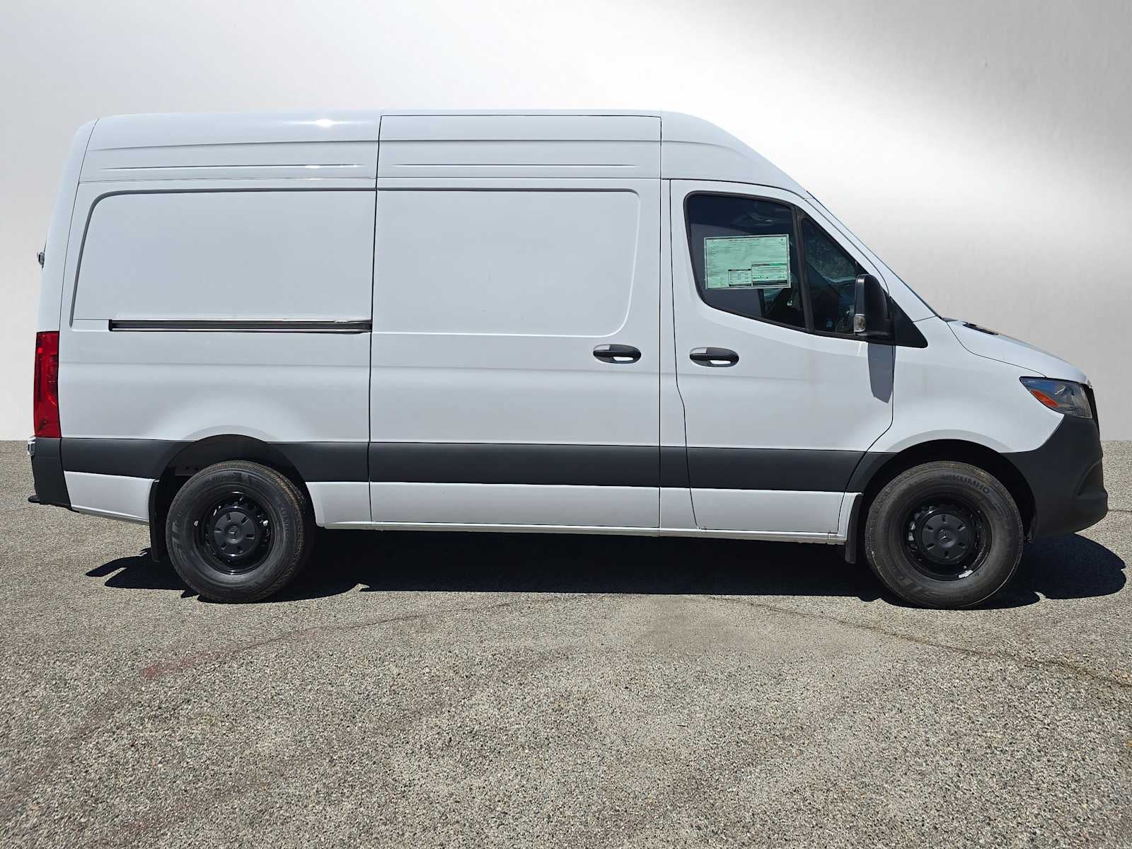 2025 Mercedes-Benz Sprinter Cargo Van 2500 Standard Roof I4 Diesel 144" RWD