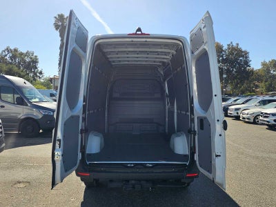 2026 Mercedes-Benz Sprinter 2500 Standard Roof I4 Diesel 144 RWD