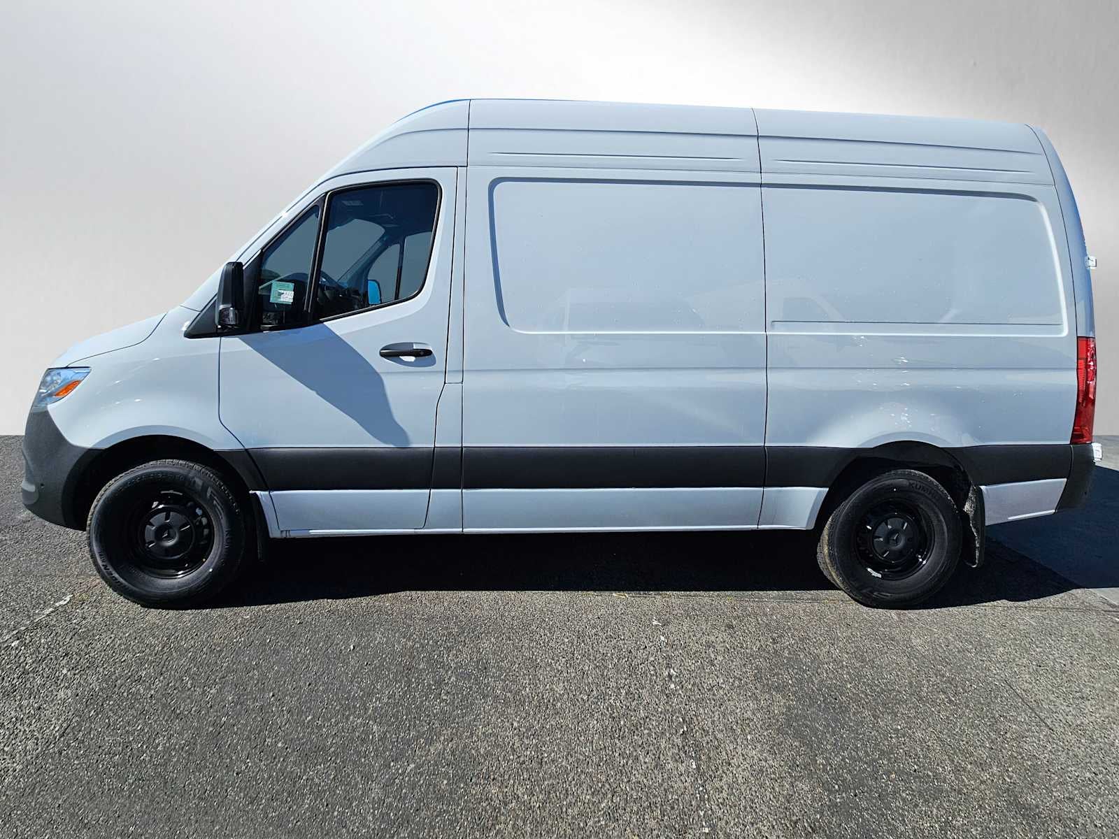 2026 Mercedes-Benz Sprinter 2500 Standard Roof I4 Diesel 144 RWD