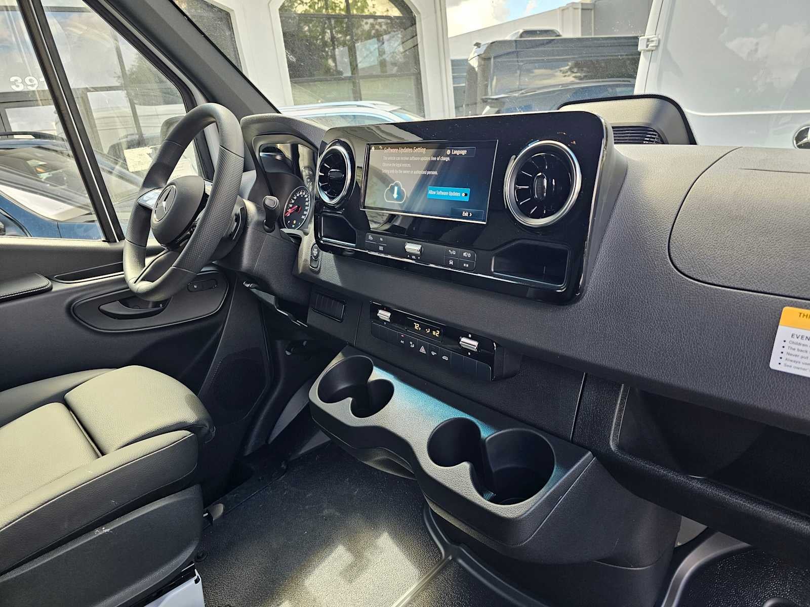 2026 Mercedes-Benz Sprinter 2500 Standard Roof I4 Diesel 144 RWD