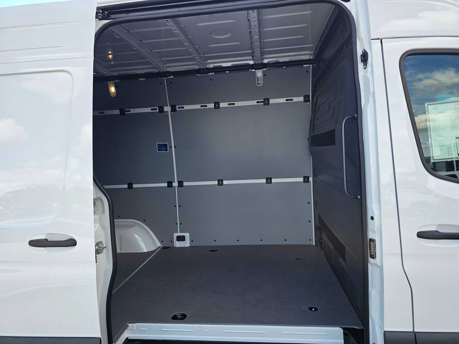 2026 Mercedes-Benz Sprinter 2500 Standard Roof I4 Diesel 144 RWD