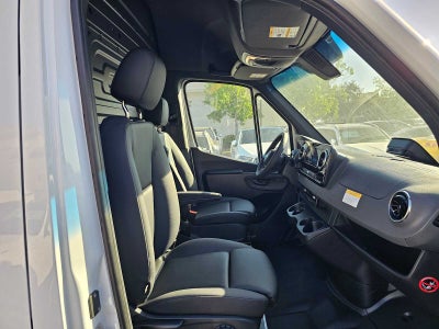 2026 Mercedes-Benz Sprinter 2500 Standard Roof I4 Diesel 144 RWD