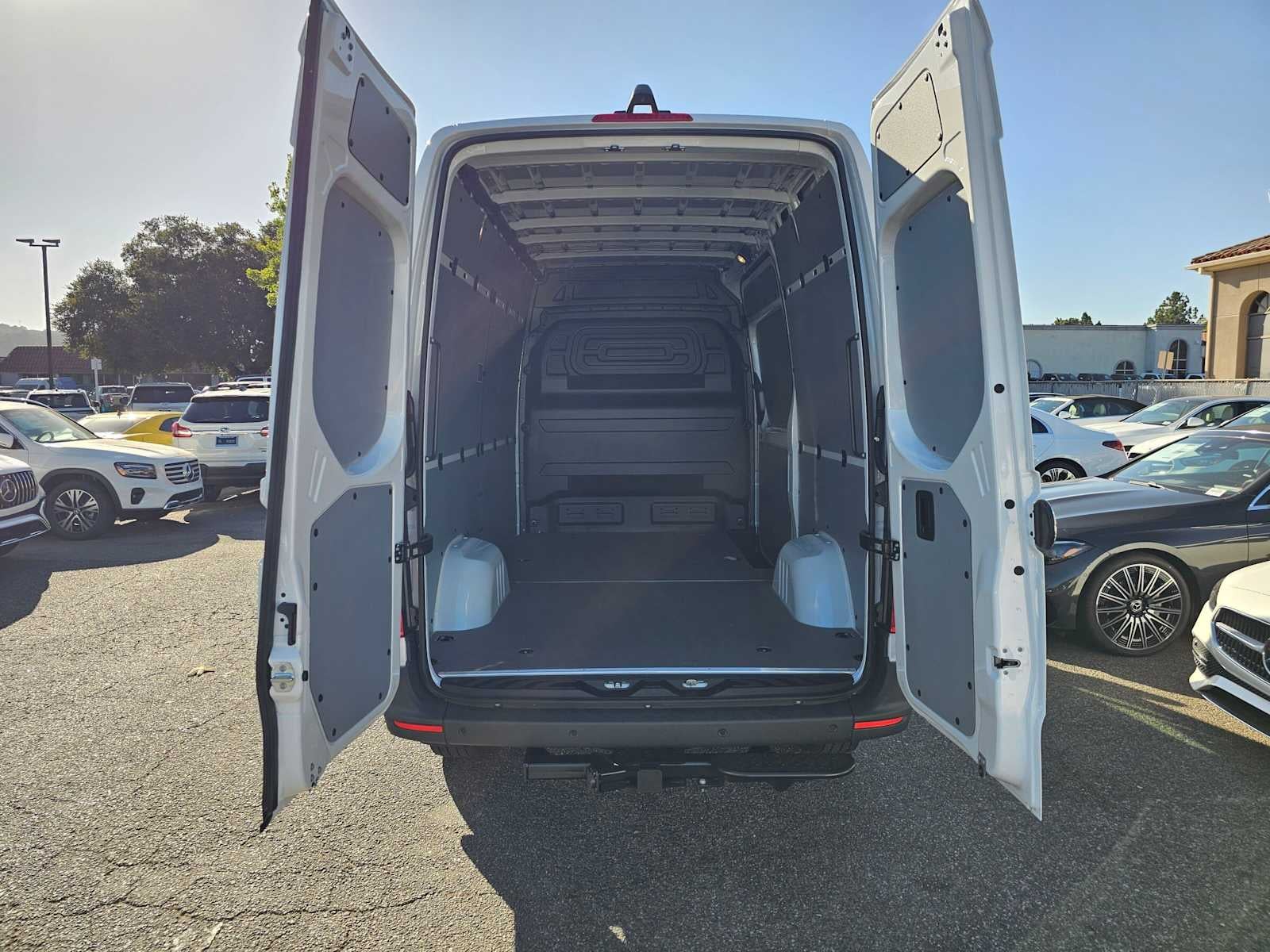 2026 Mercedes-Benz Sprinter 2500 Standard Roof I4 Diesel 144 RWD