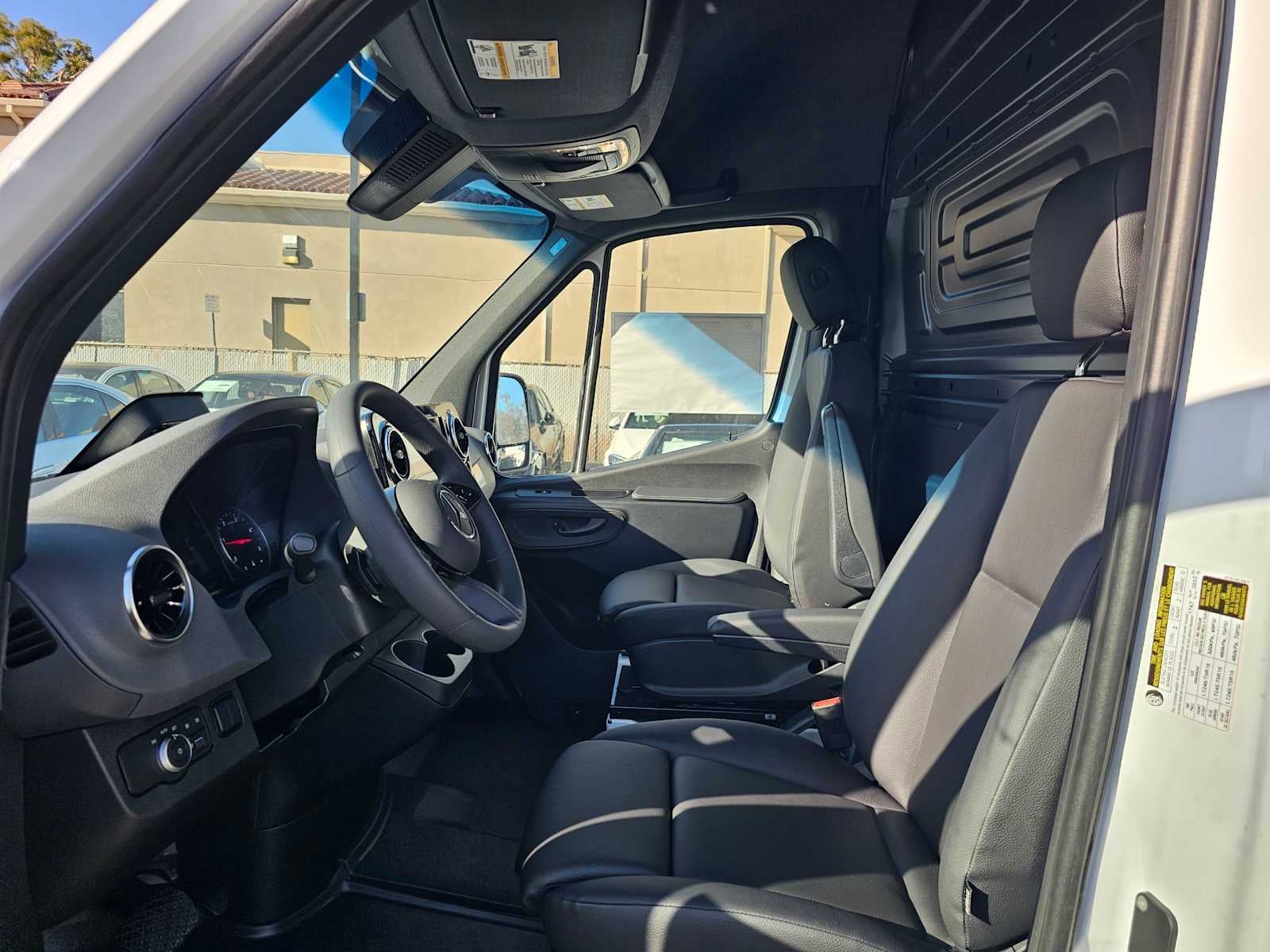 2026 Mercedes-Benz Sprinter 2500 Standard Roof I4 Diesel 144 RWD