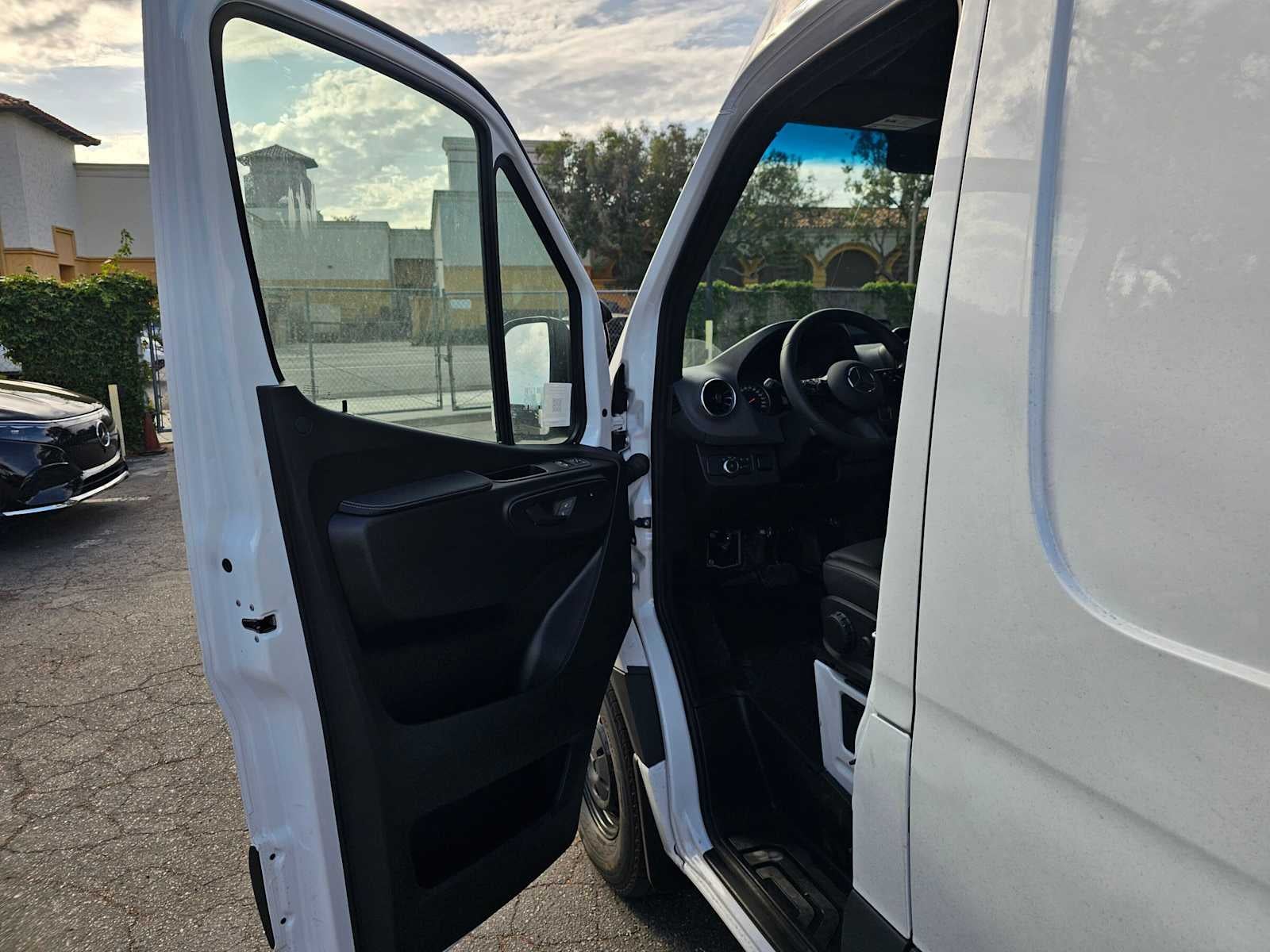 2026 Mercedes-Benz Sprinter Cargo 2500 Standard Roof I4 Diesel 144 RWD