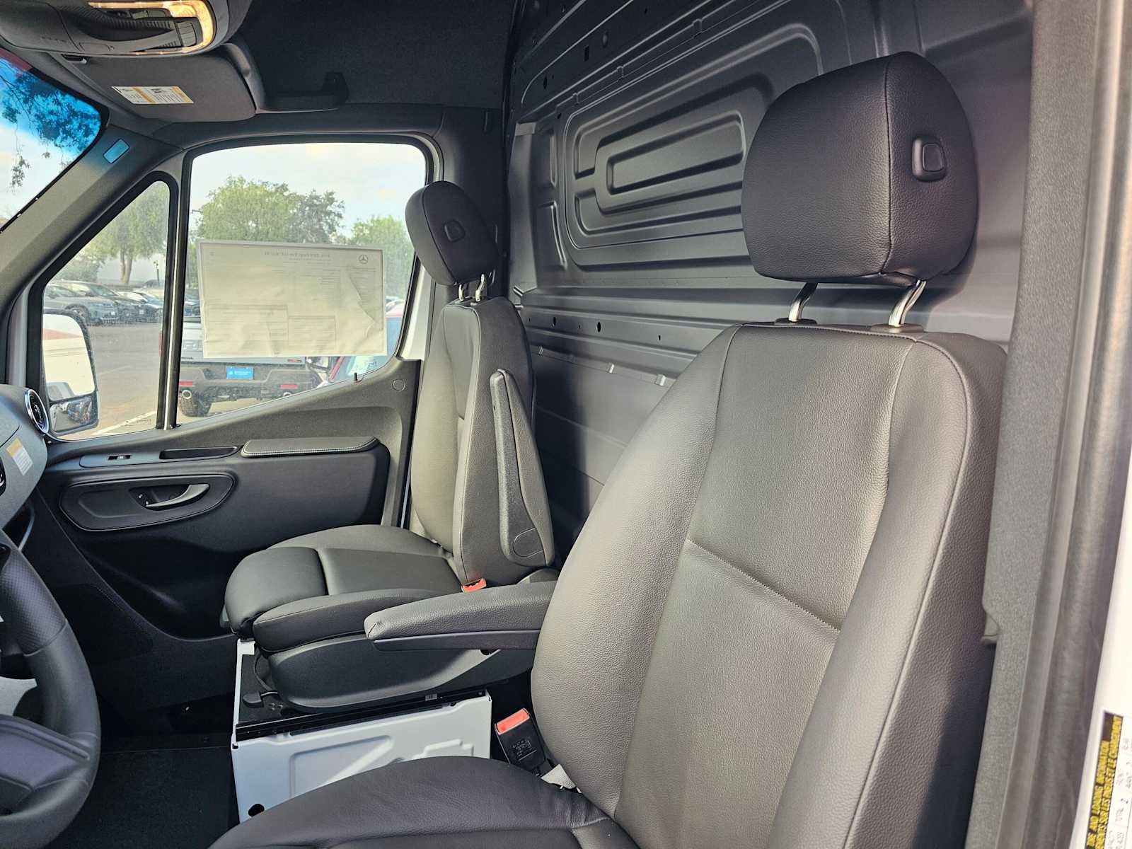 2026 Mercedes-Benz Sprinter Cargo 2500 Standard Roof I4 Diesel 144 RWD
