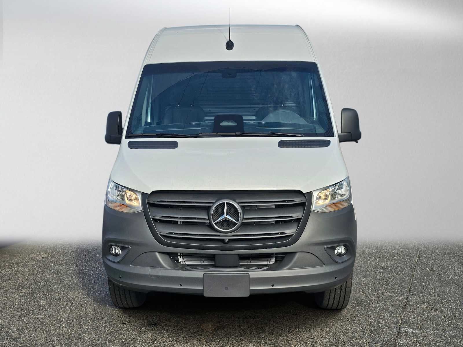 2026 Mercedes-Benz Sprinter Cargo 2500 Standard Roof I4 Diesel 144 RWD