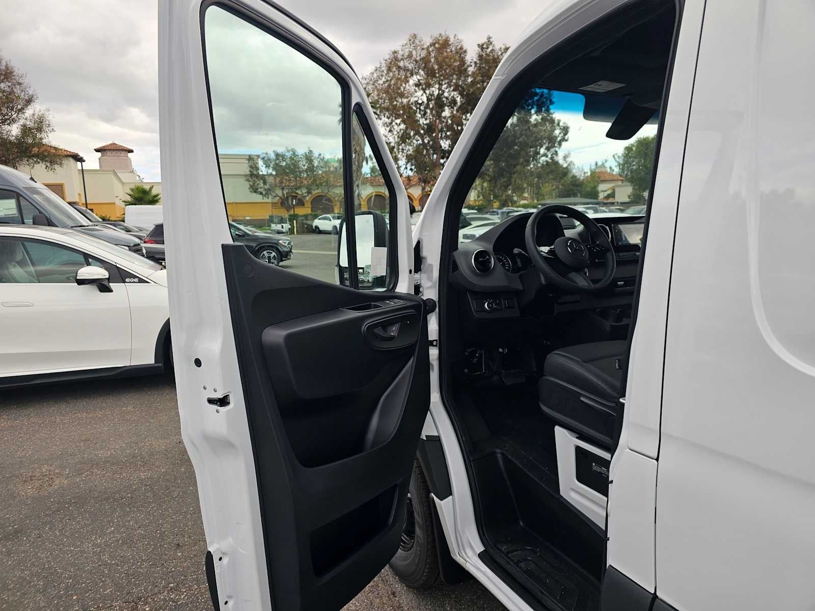 2026 Mercedes-Benz Sprinter Cargo 2500 Standard Roof I4 Diesel 144 RWD