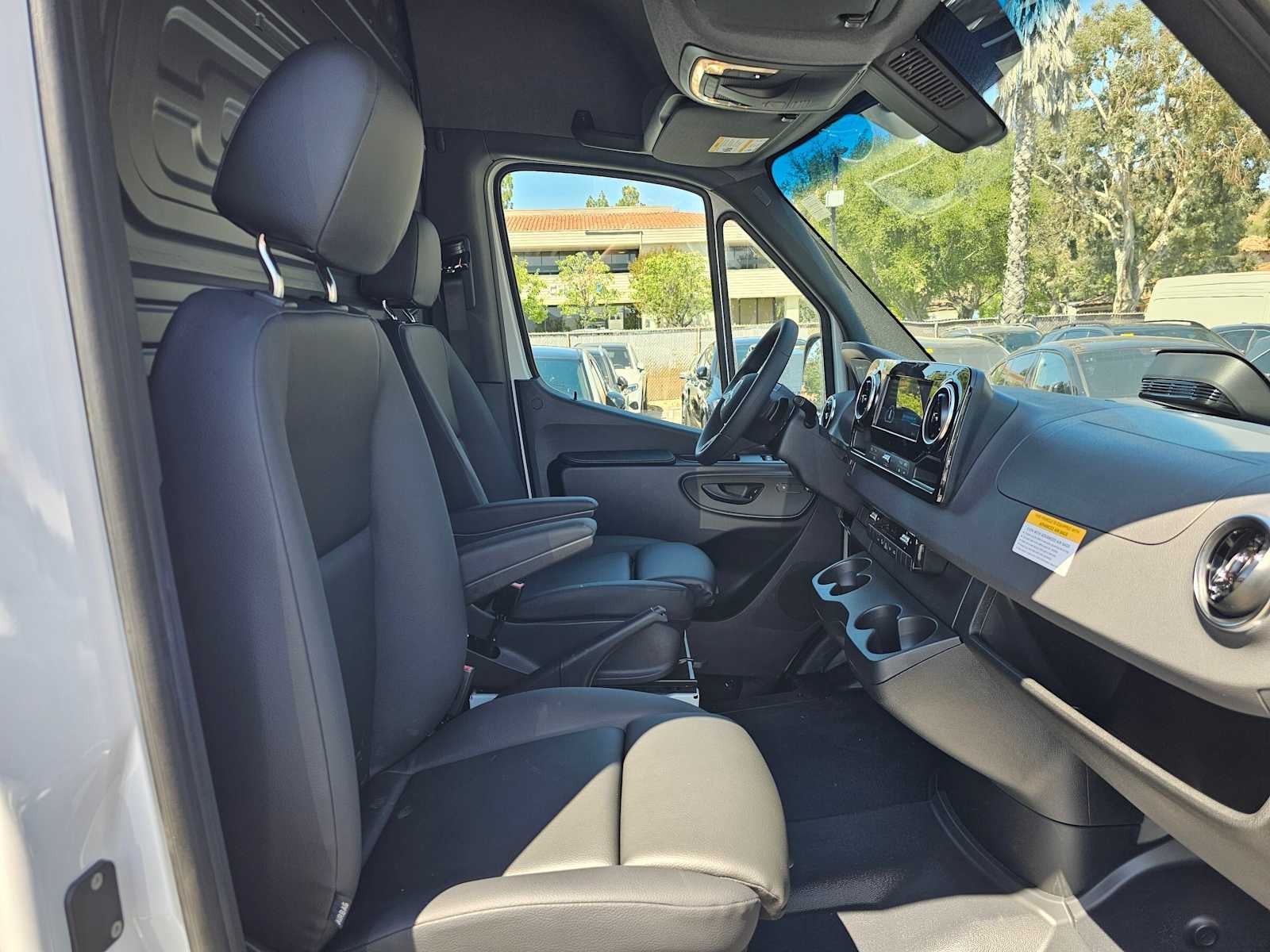 2026 Mercedes-Benz Sprinter 2500 Standard Roof I4 Diesel 144 RWD