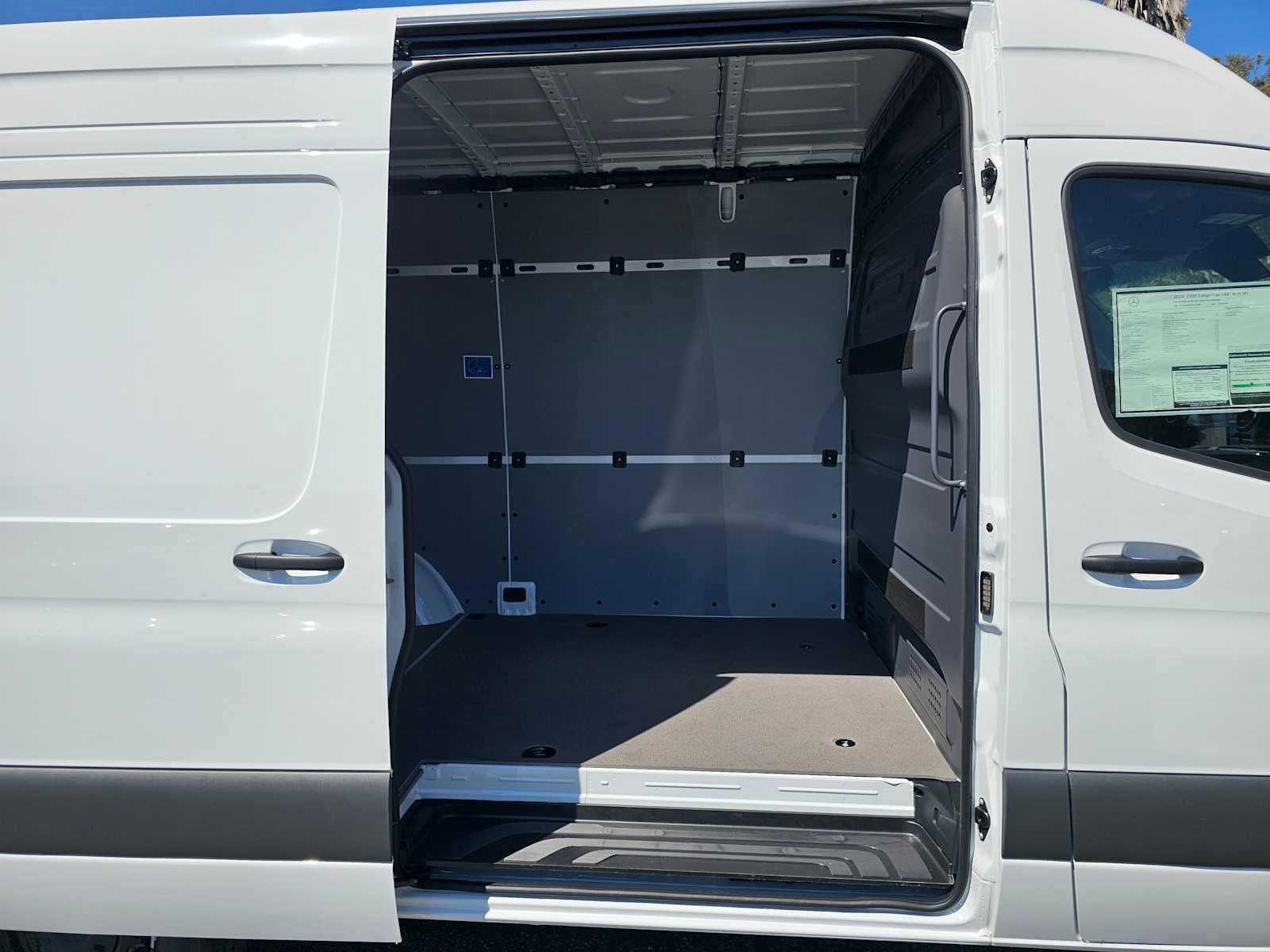 2026 Mercedes-Benz Sprinter 2500 Standard Roof I4 Diesel 144 RWD