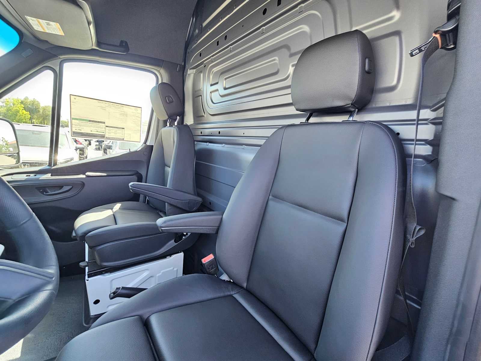 2026 Mercedes-Benz Sprinter 2500 Standard Roof I4 Diesel 144 RWD