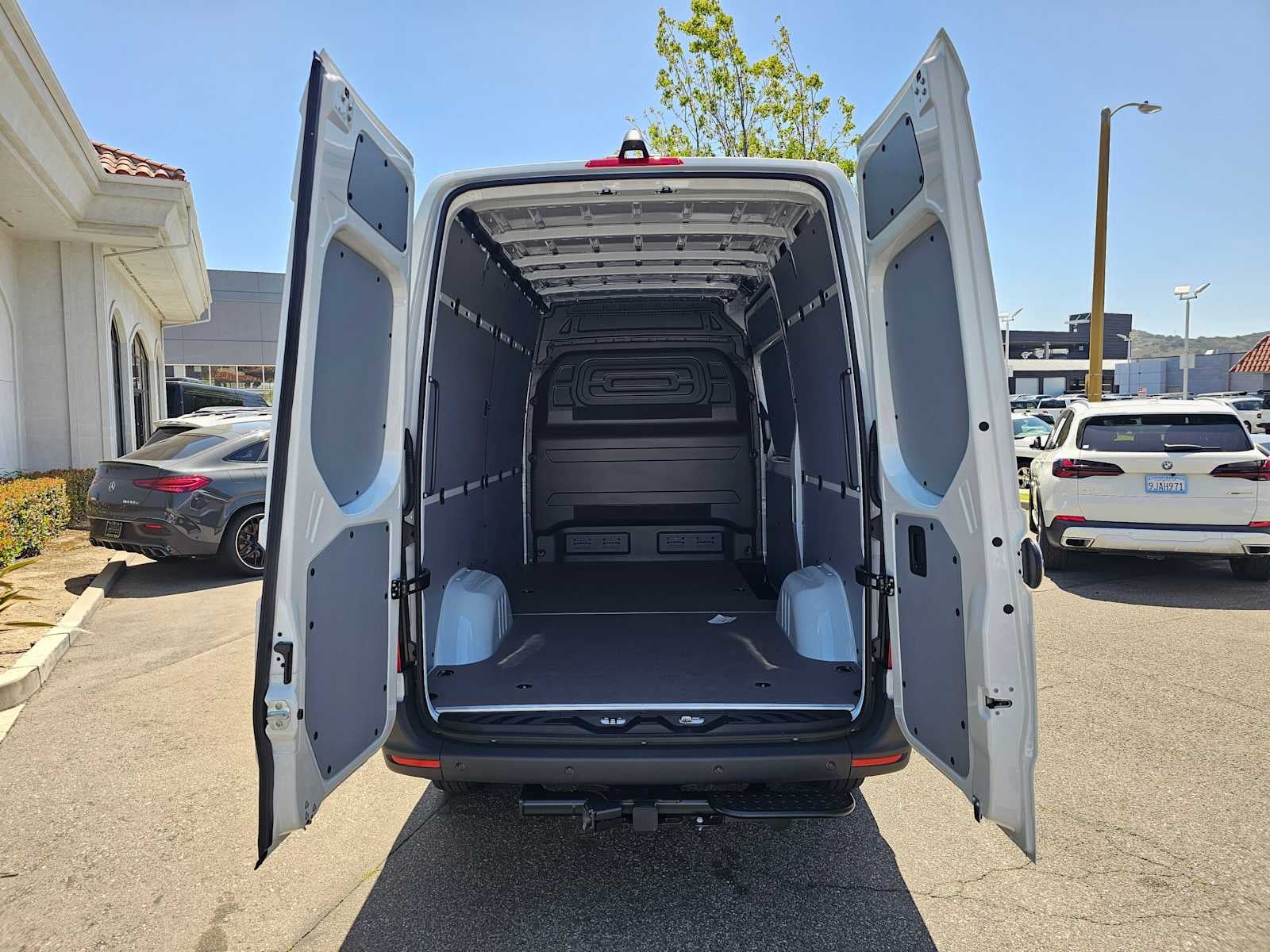 2026 Mercedes-Benz Sprinter 2500 Standard Roof I4 Diesel 144 RWD