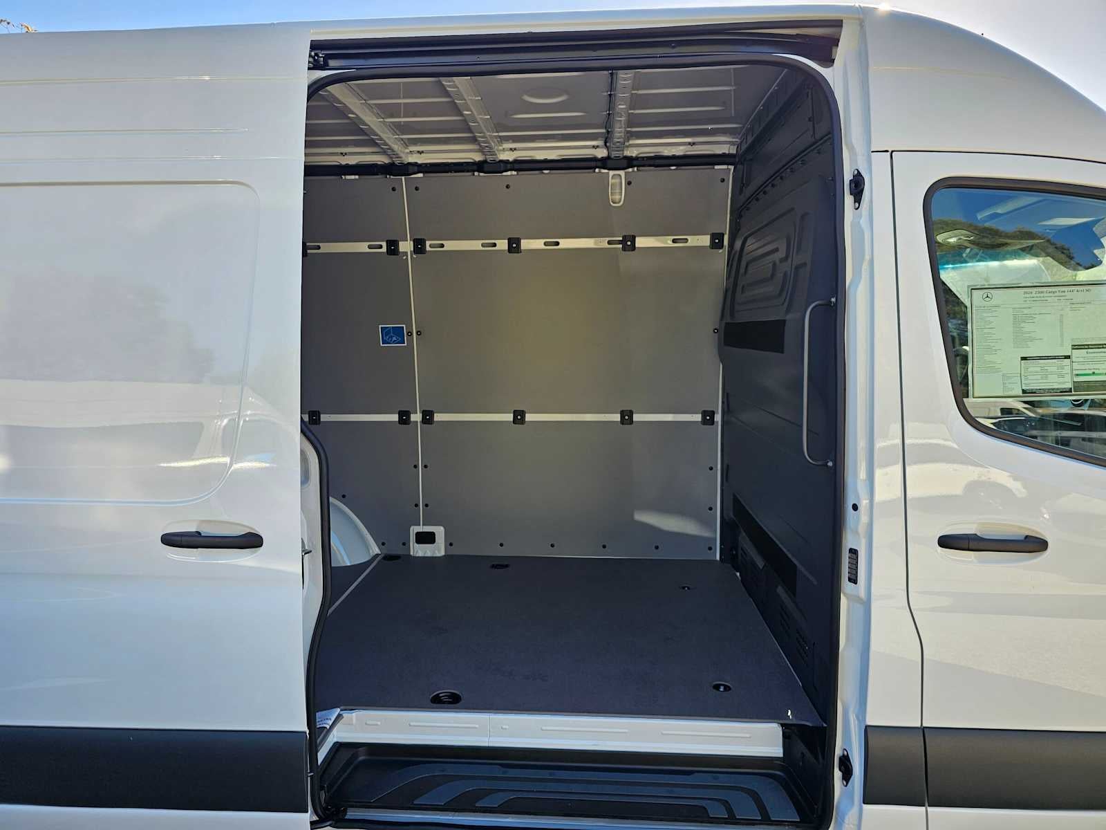2026 Mercedes-Benz Sprinter 2500 Standard Roof I4 Diesel 144 RWD