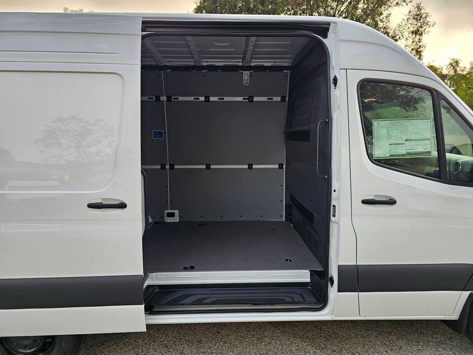 2026 Mercedes-Benz Sprinter Cargo 2500 Standard Roof I4 Diesel 144 RWD