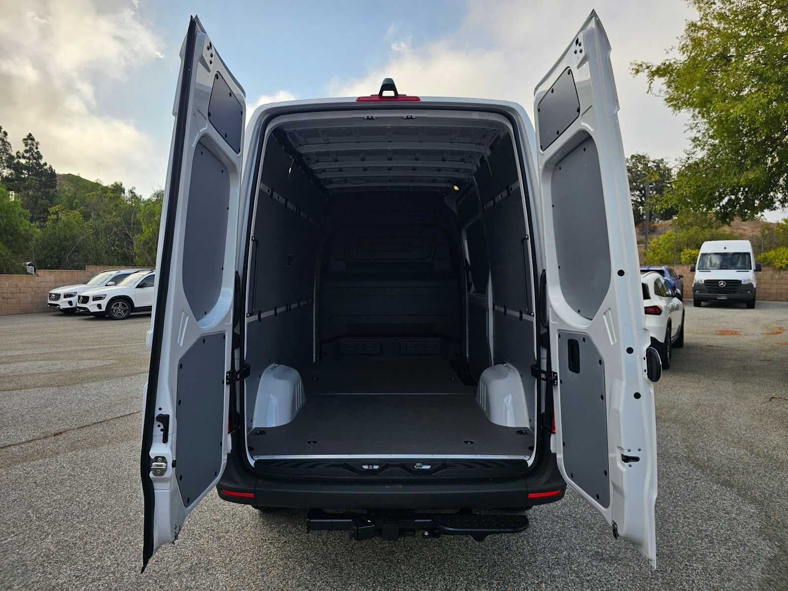 2026 Mercedes-Benz Sprinter Cargo 2500 Standard Roof I4 Diesel 144 RWD