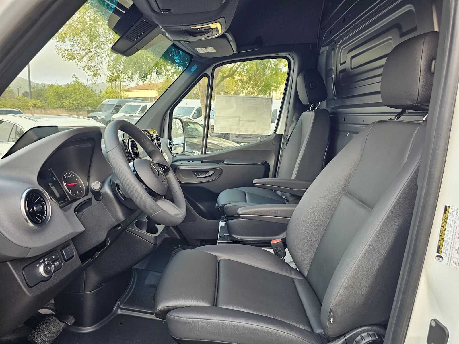 2026 Mercedes-Benz Sprinter Cargo 2500 Standard Roof I4 Diesel 144 RWD