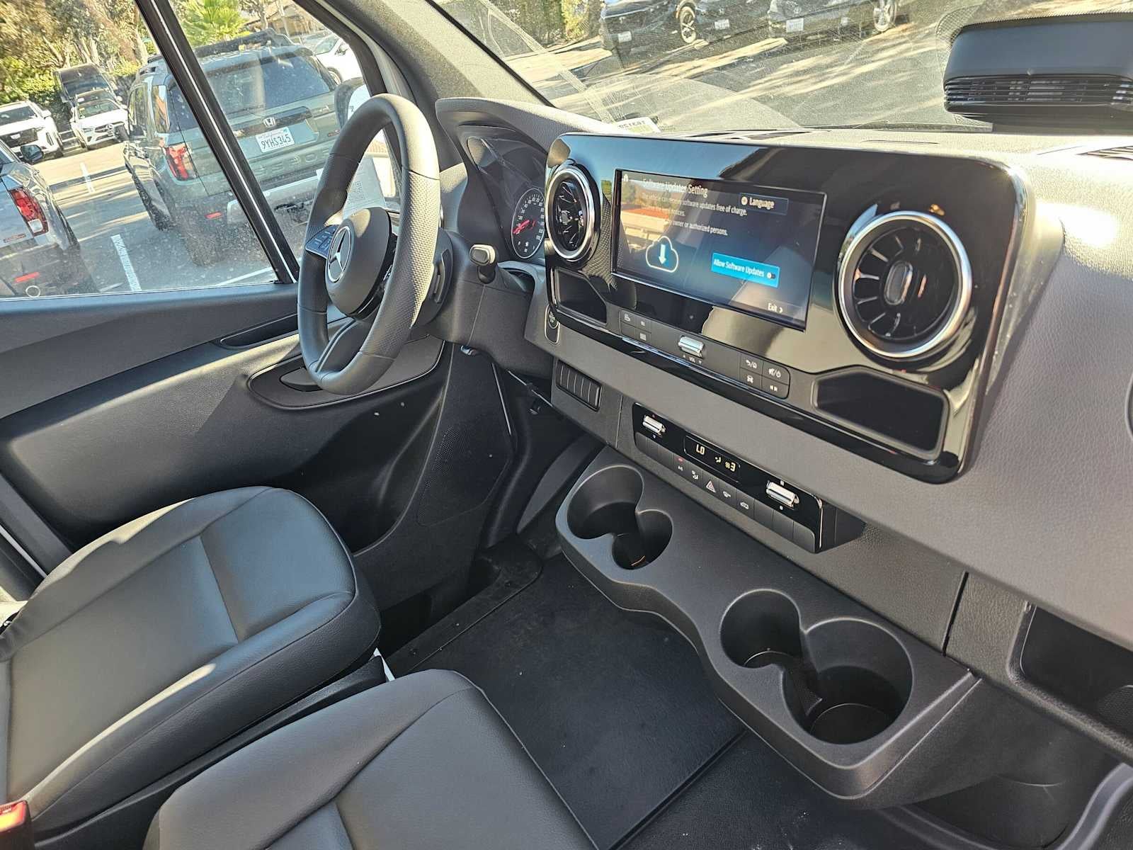 2026 Mercedes-Benz Sprinter Cargo 2500 Standard Roof I4 Diesel 144 RWD