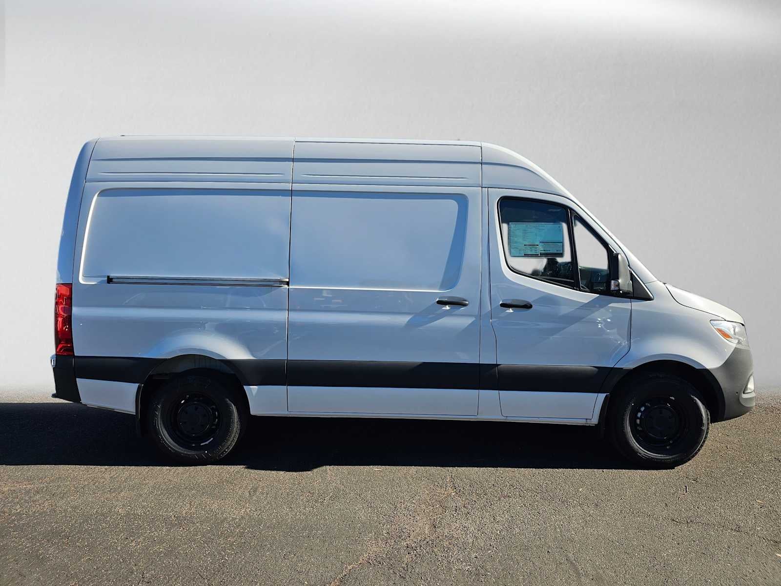 2026 Mercedes-Benz Sprinter Cargo 2500 Standard Roof I4 Diesel 144 RWD