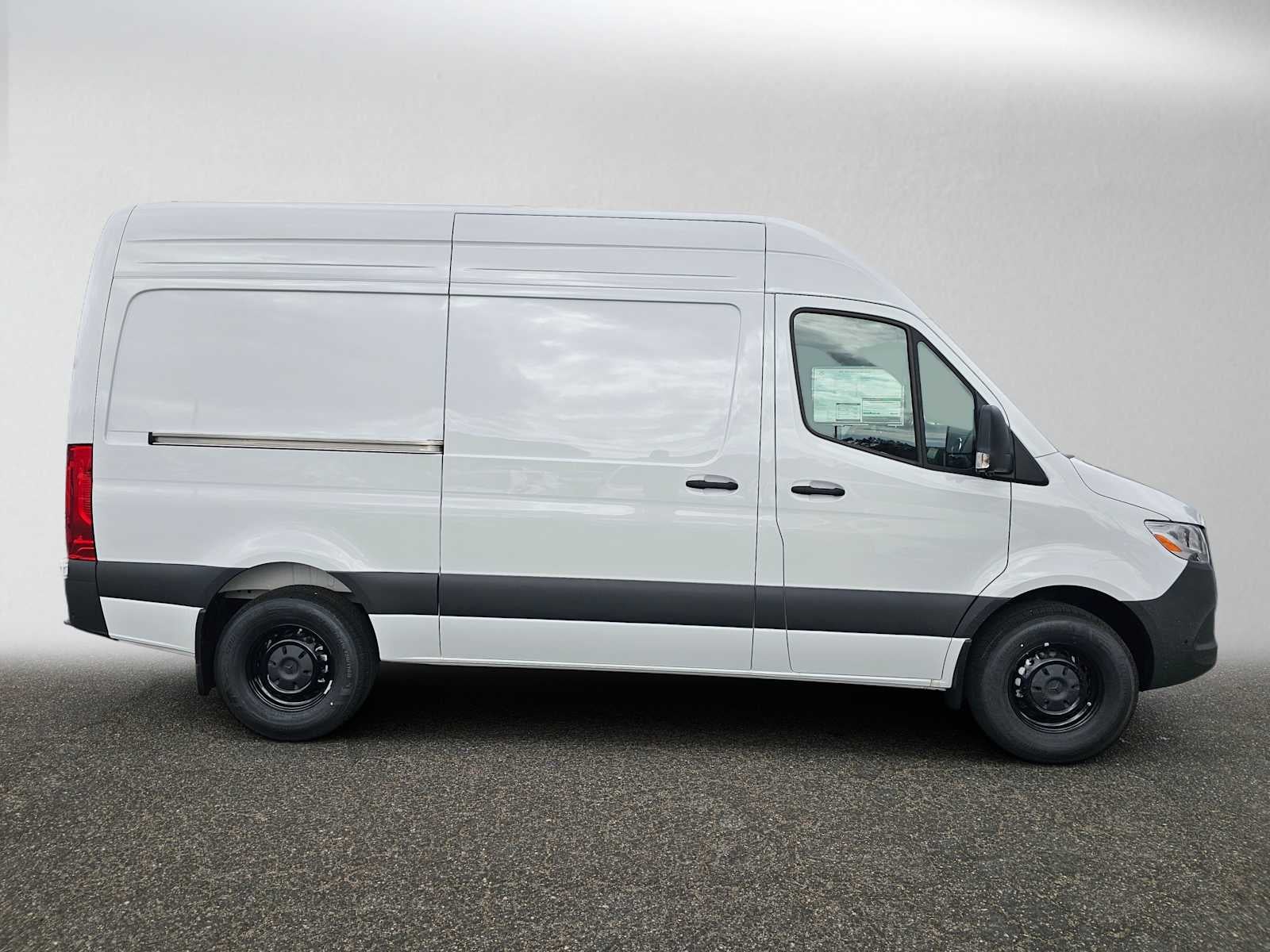 2026 Mercedes-Benz Sprinter Cargo 2500 Standard Roof I4 Diesel 144 RWD