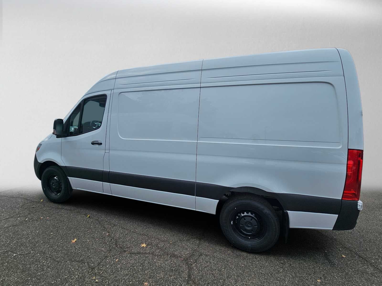 2026 Mercedes-Benz Sprinter Cargo 2500 Standard Roof I4 Diesel 144 RWD