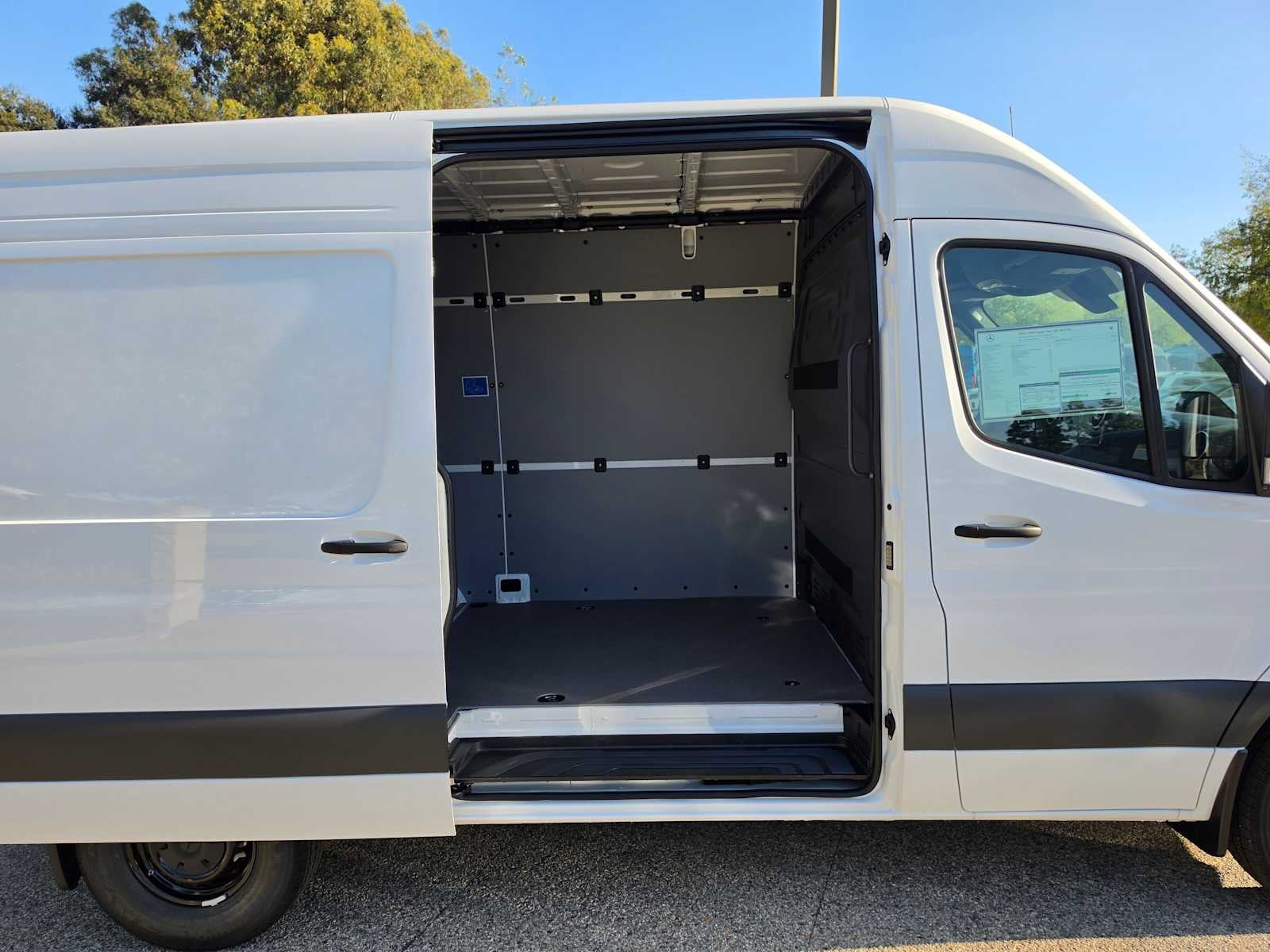 2026 Mercedes-Benz Sprinter Cargo 2500 Standard Roof I4 Diesel 144 RWD