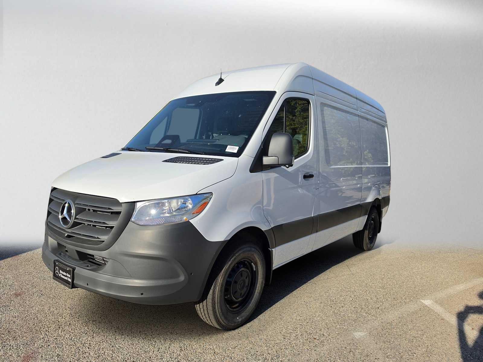 2026 Mercedes-Benz Sprinter Cargo 2500 Standard Roof I4 Diesel 144 RWD
