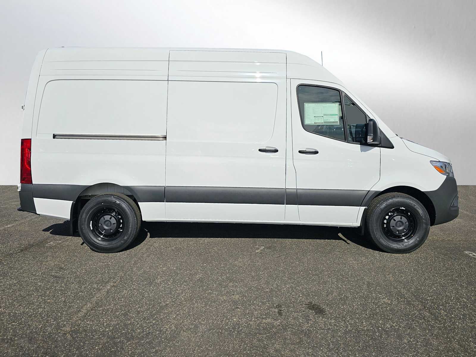 2026 Mercedes-Benz Sprinter 2500 Standard Roof I4 Diesel 144" RWD