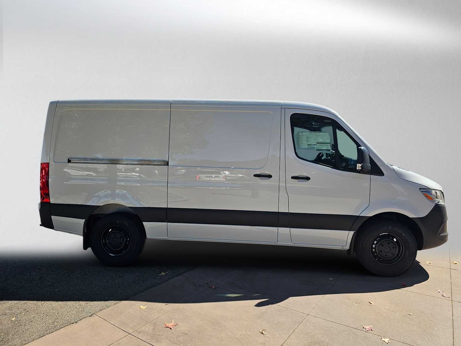 2026 Mercedes-Benz Sprinter Cargo 2500 Standard Roof I4 Diesel 144 RWD