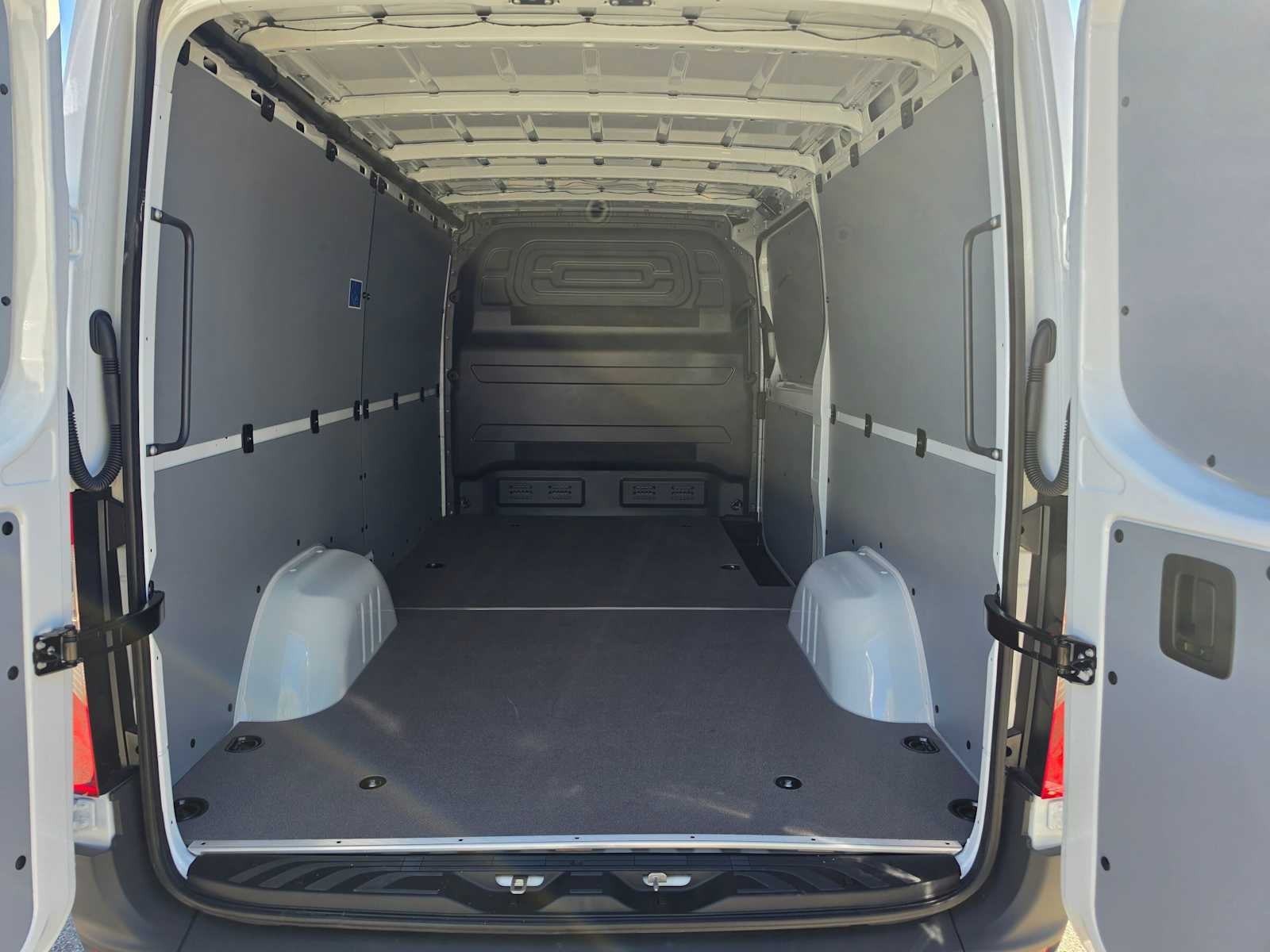 2026 Mercedes-Benz Sprinter Cargo 2500 Standard Roof I4 Diesel 144 RWD