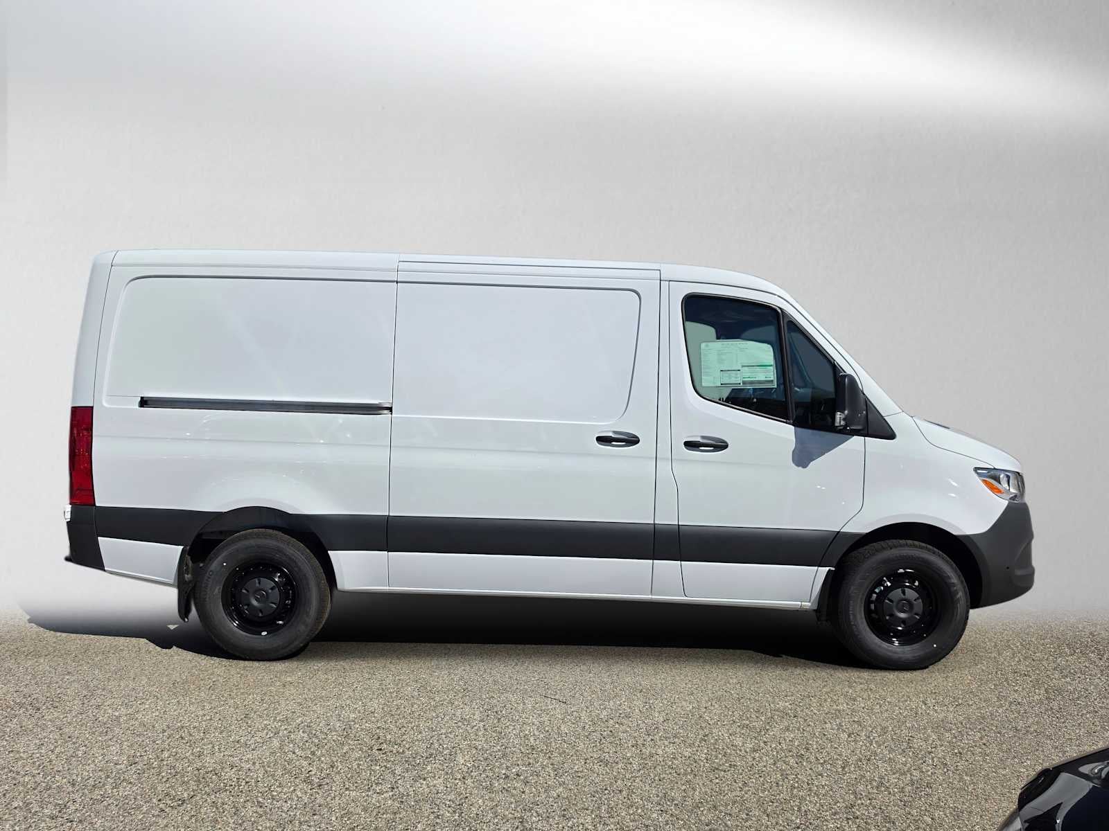 2026 Mercedes-Benz Sprinter Cargo 2500 Standard Roof I4 Diesel 144 RWD