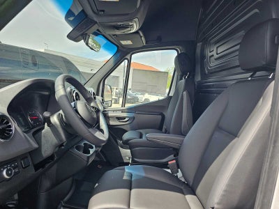2026 Mercedes-Benz Sprinter 2500 Standard Roof I4 Diesel 144 RWD