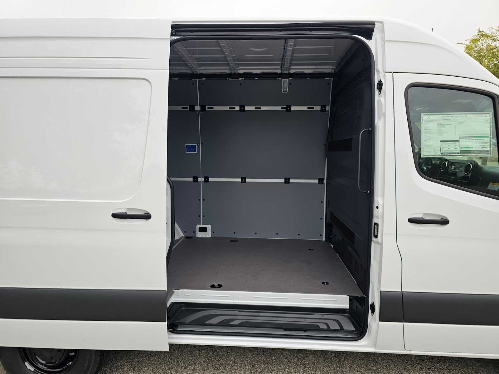 2026 Mercedes-Benz Sprinter 2500 Standard Roof I4 Diesel 144 RWD