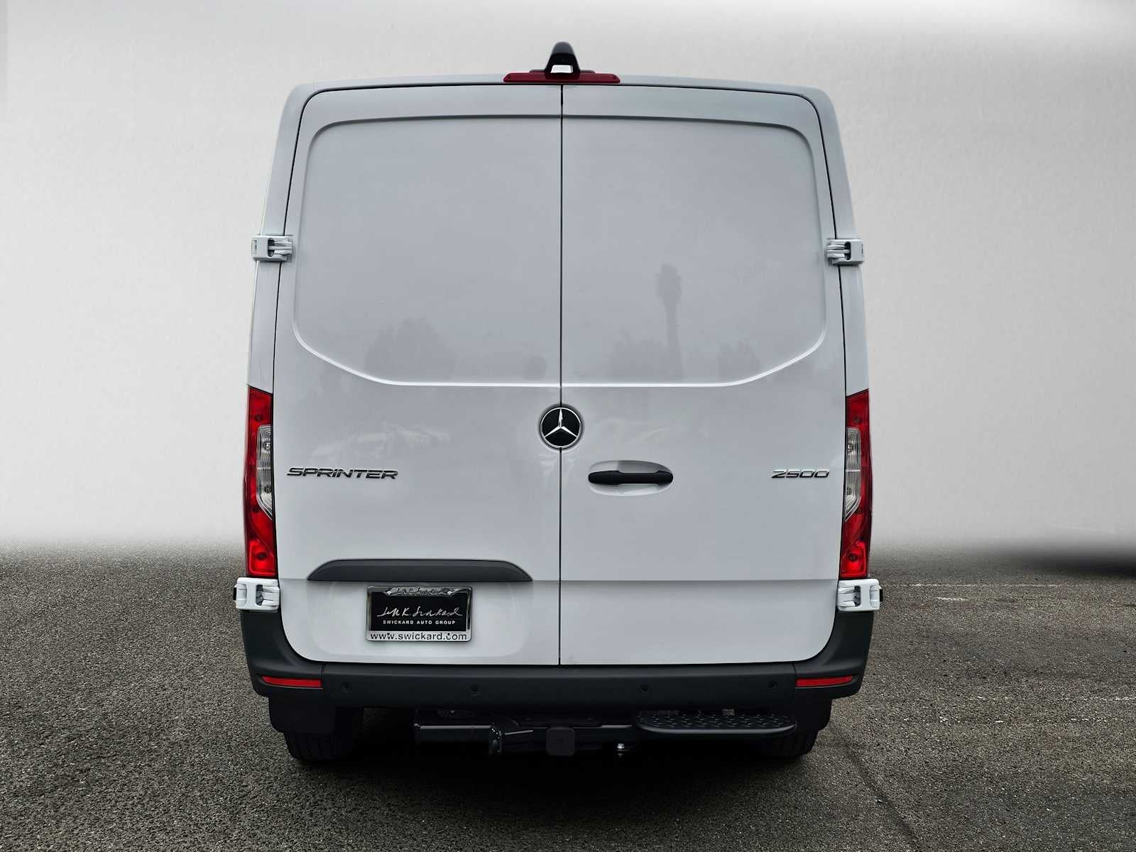 2026 Mercedes-Benz Sprinter 2500 Standard Roof I4 Diesel 144 RWD