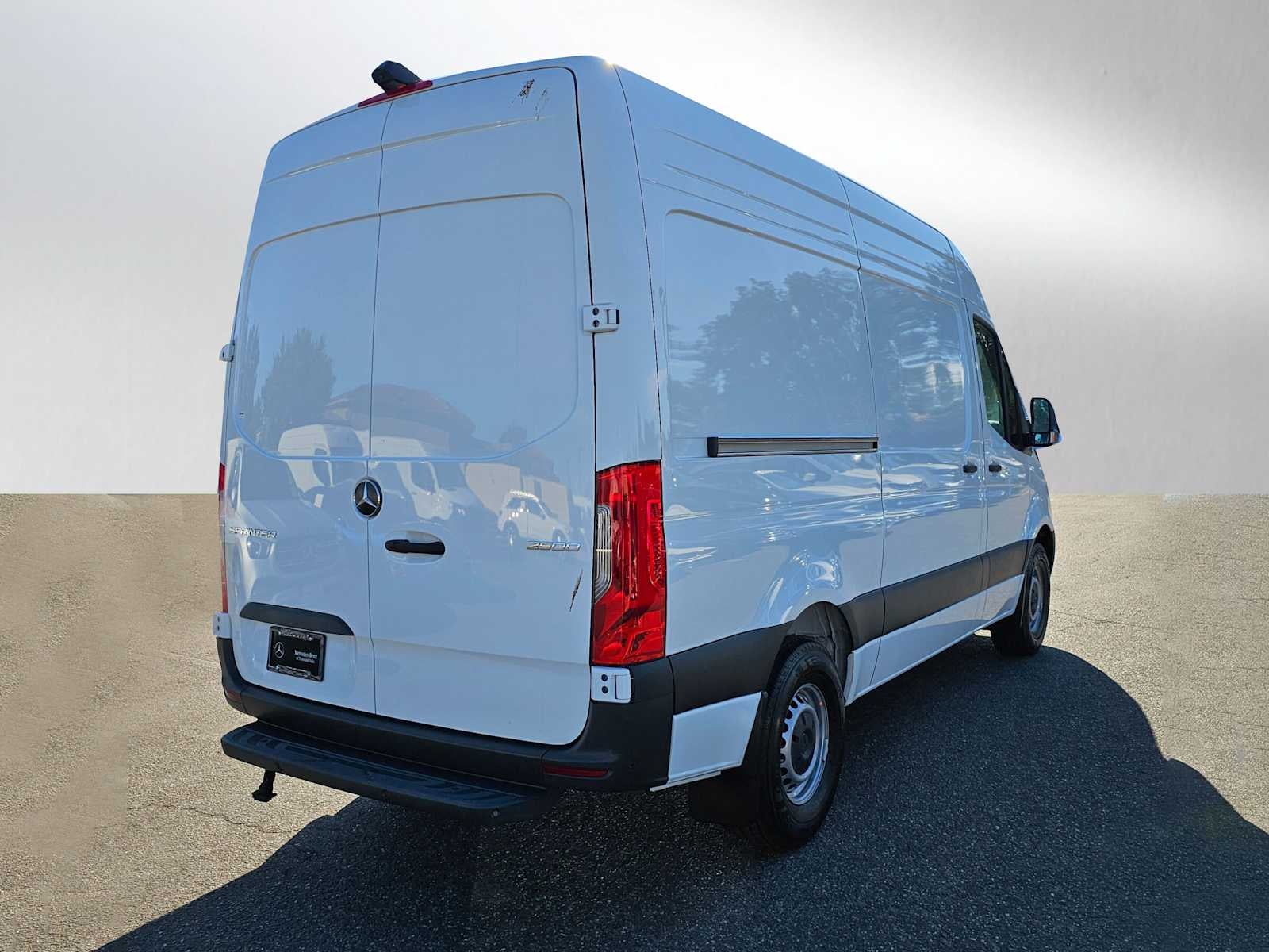 2025 Mercedes-Benz Sprinter Cargo Van 2500 Standard Roof I4 Diesel 144" RWD