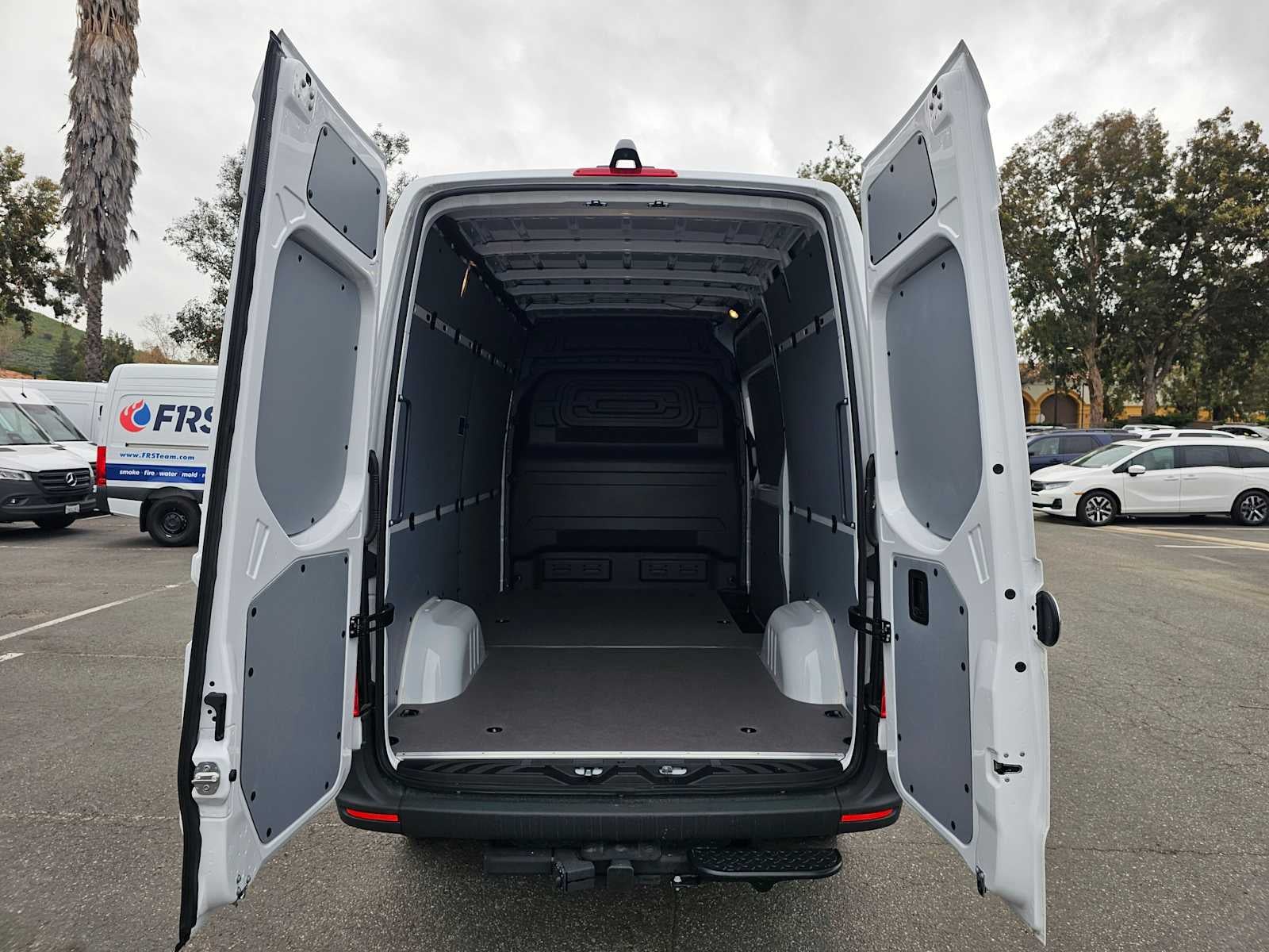2025 Mercedes-Benz Sprinter Cargo Van 2500 Standard Roof I4 Diesel 144" RWD